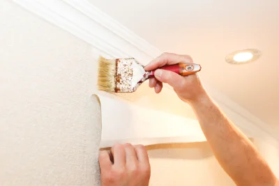 Pose de papier peint à Péguilhan — revêtements muraux et toiles de verre